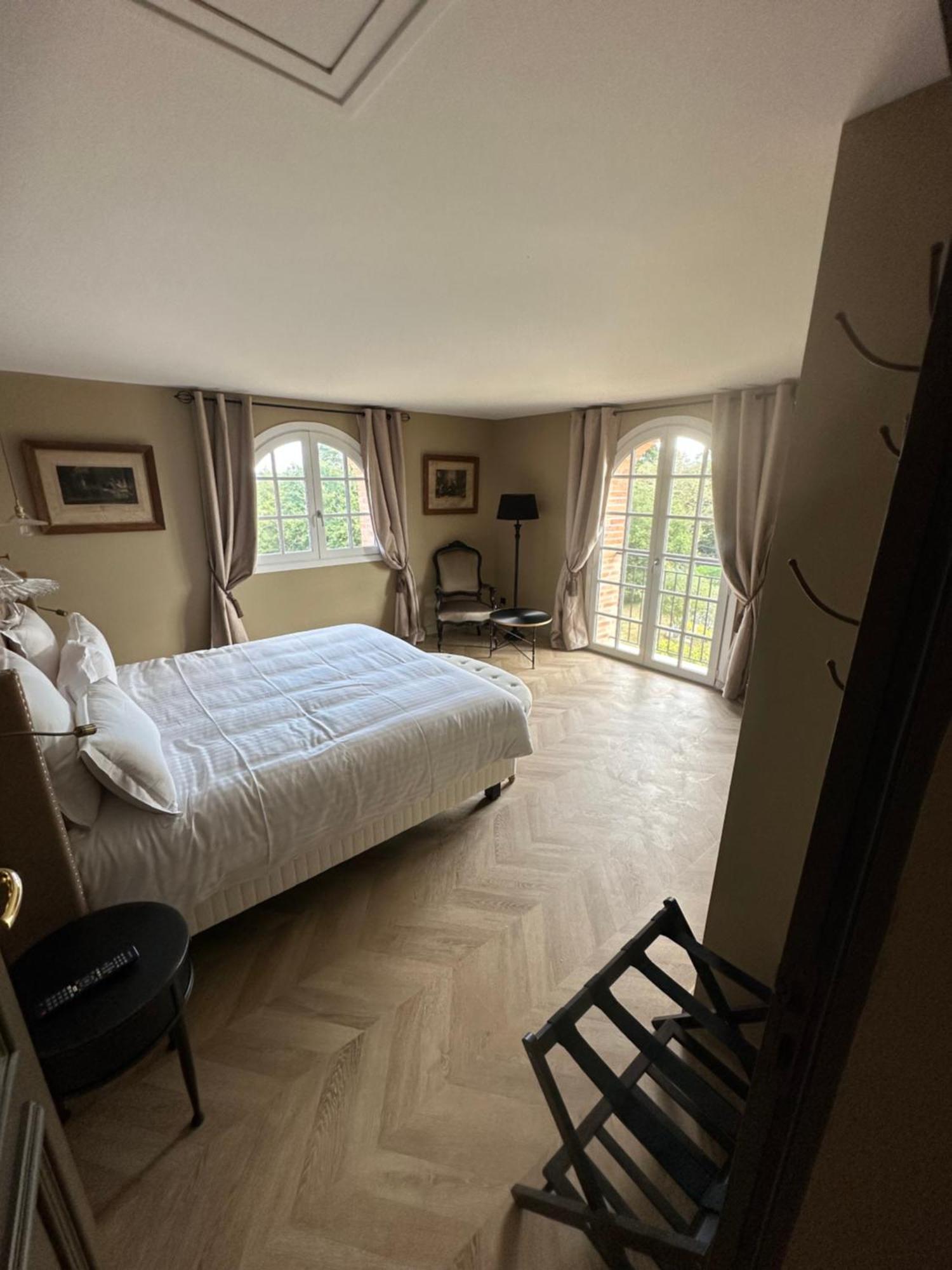 Castel Bois Marie, Maison D'Hotes モントーバン エクステリア 写真 The bedroom of the 18th-century house