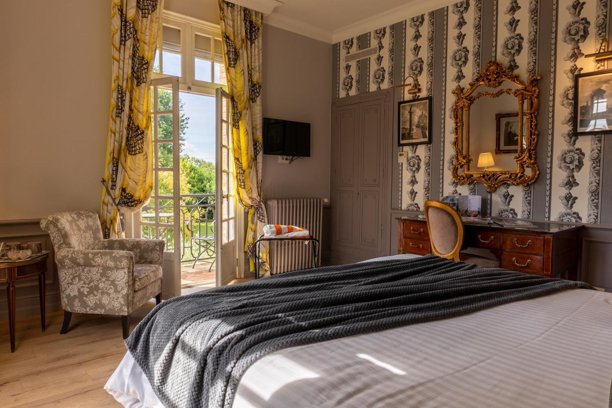 Castel Bois Marie, Maison D'Hotes モントーバン エクステリア 写真 A room at the hotel