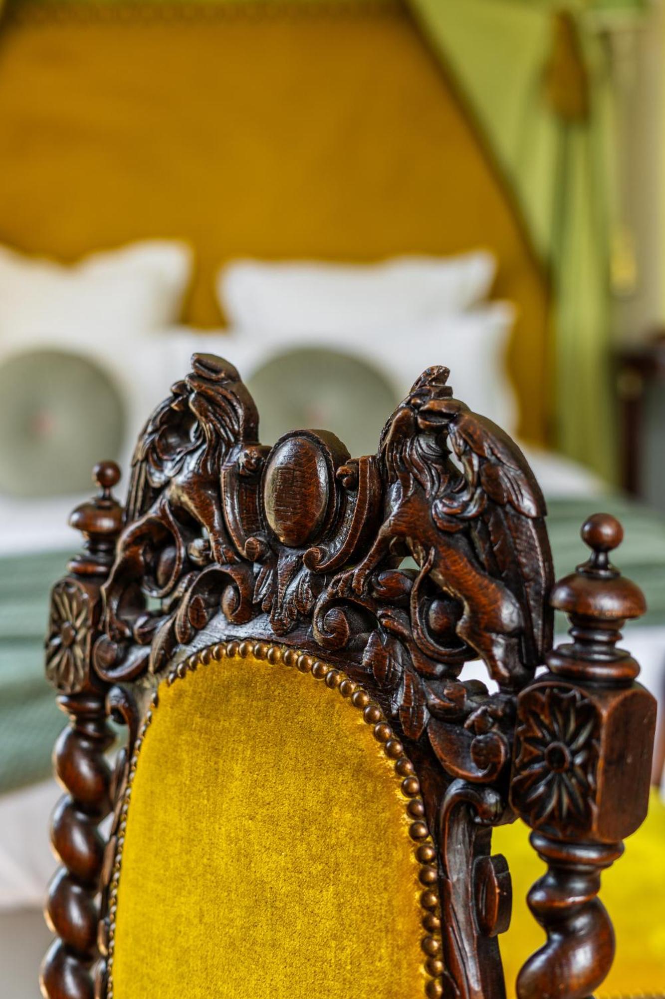 Castel Bois Marie, Maison D'Hotes モントーバン エクステリア 写真 Detail of the throne of the Prince of Orange